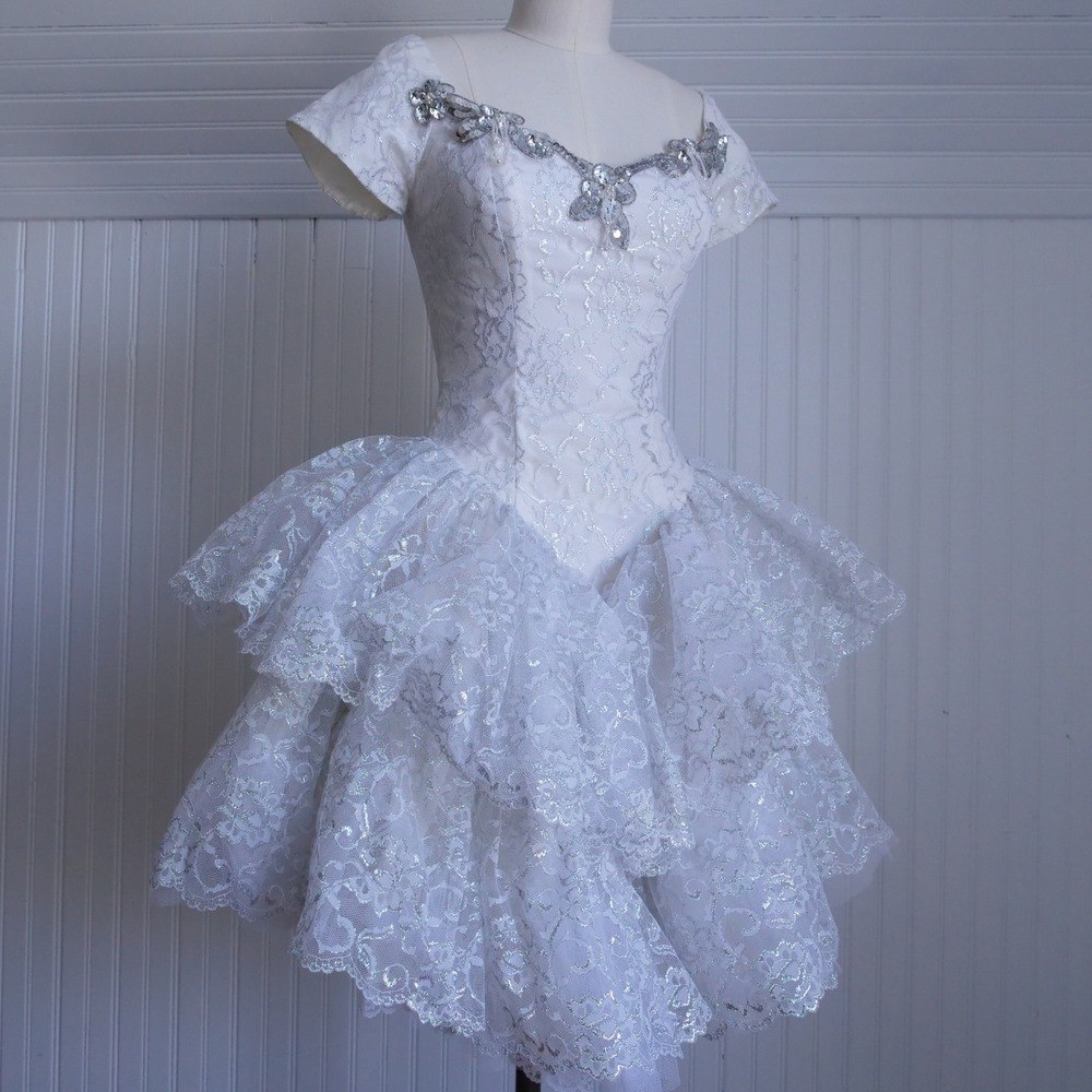 Gorgeous vintage 80s Loralie white and silver lace poofy party dress